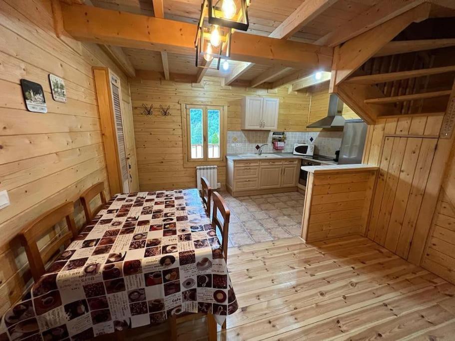 Chalet 6B Dans Les Pyrenees Proche D'Andorre L'Hospitalet-pres-l'Andorre Exterior foto